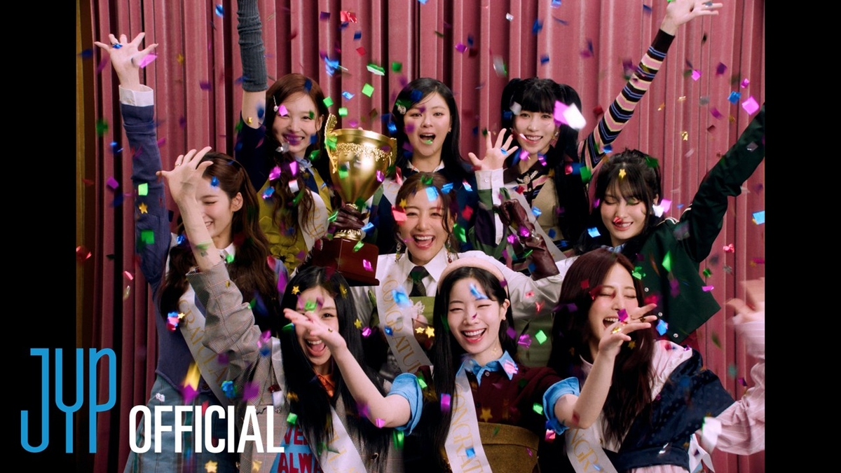 '<b>데뷔 10주년</b>' <b>트와이스</b>, 내달 10일 스페셜 앨범 발표