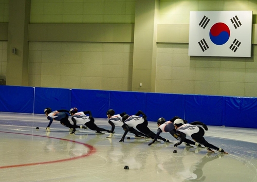 빙상연맹 "<b>쇼트트랙 A코치</b> 대표팀 <b>복귀</b>, 법원 판단 후 결정"(종합)