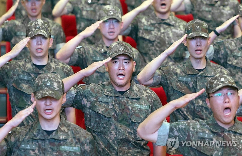 "포기하지 않겠습니다"…이재용 회장 장남, <b>해군</b> 정식 <b>입교</b>