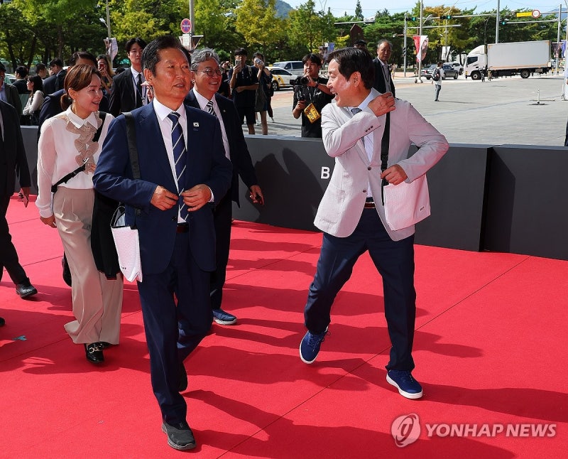 <b>부산국제영화제</b> 찾은 <b>정청래</b>