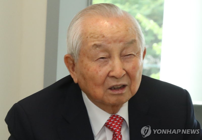해병<b>특검</b> "<b>김장환</b> 목사, 2023년 8월 尹 만나…임성근과 통화도"