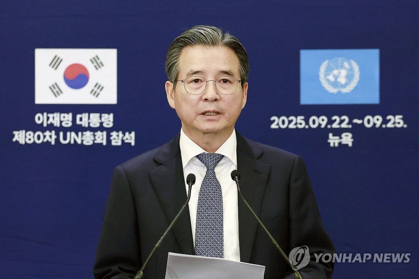 브리핑하는 김용범 정책실장
(뉴욕=연합뉴스) 한상균 기자 = 김용범 대통령실 정책실장이 24일(현지시간) 미국 뉴욕 유엔본부에서 이재명 대통령과 스콧 베센트 미국 재무장관 면담 관