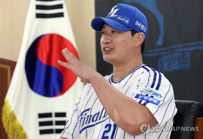 <b>은퇴</b>식 앞두고 기자회견 하는 <b>오승환</b>