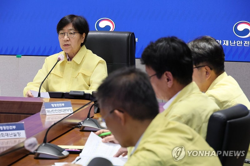 <b>정은경</b> "비수도권 일부 응급실 <b>연휴</b> 공백 우려…<b>비상</b>체계 유지"