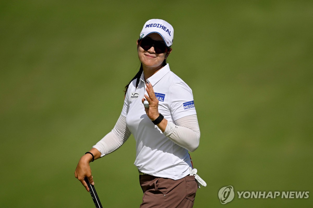 디펜딩 챔피언 <b>김아림</b>, LPGA 투어 <b>롯데 챔피언십</b> 1R 공동 5위(종합)