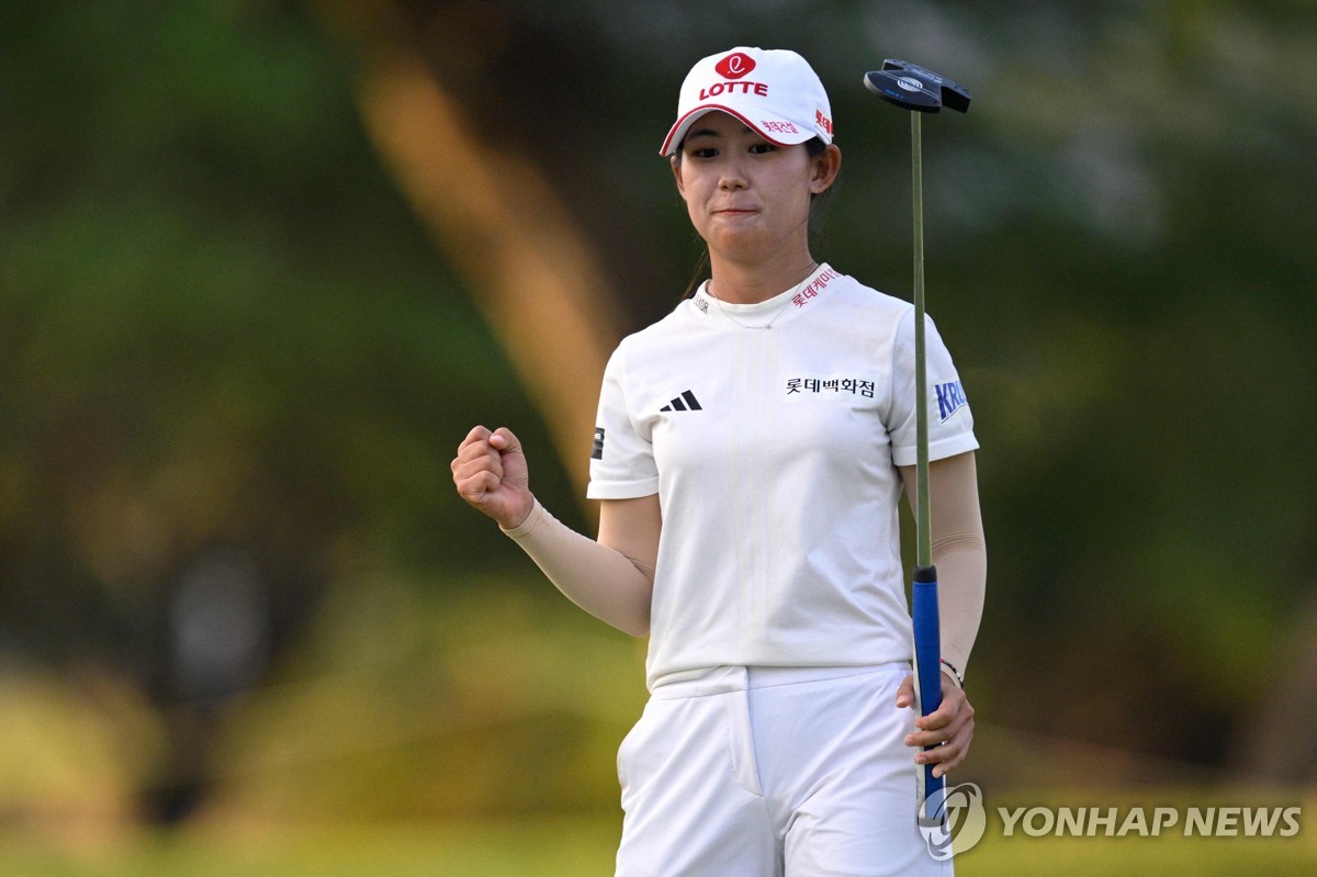 <b>황유민</b>, LPGA 투어 <b>롯데 챔피언십</b> 2R <b>선두</b>…미국 직행 정조준