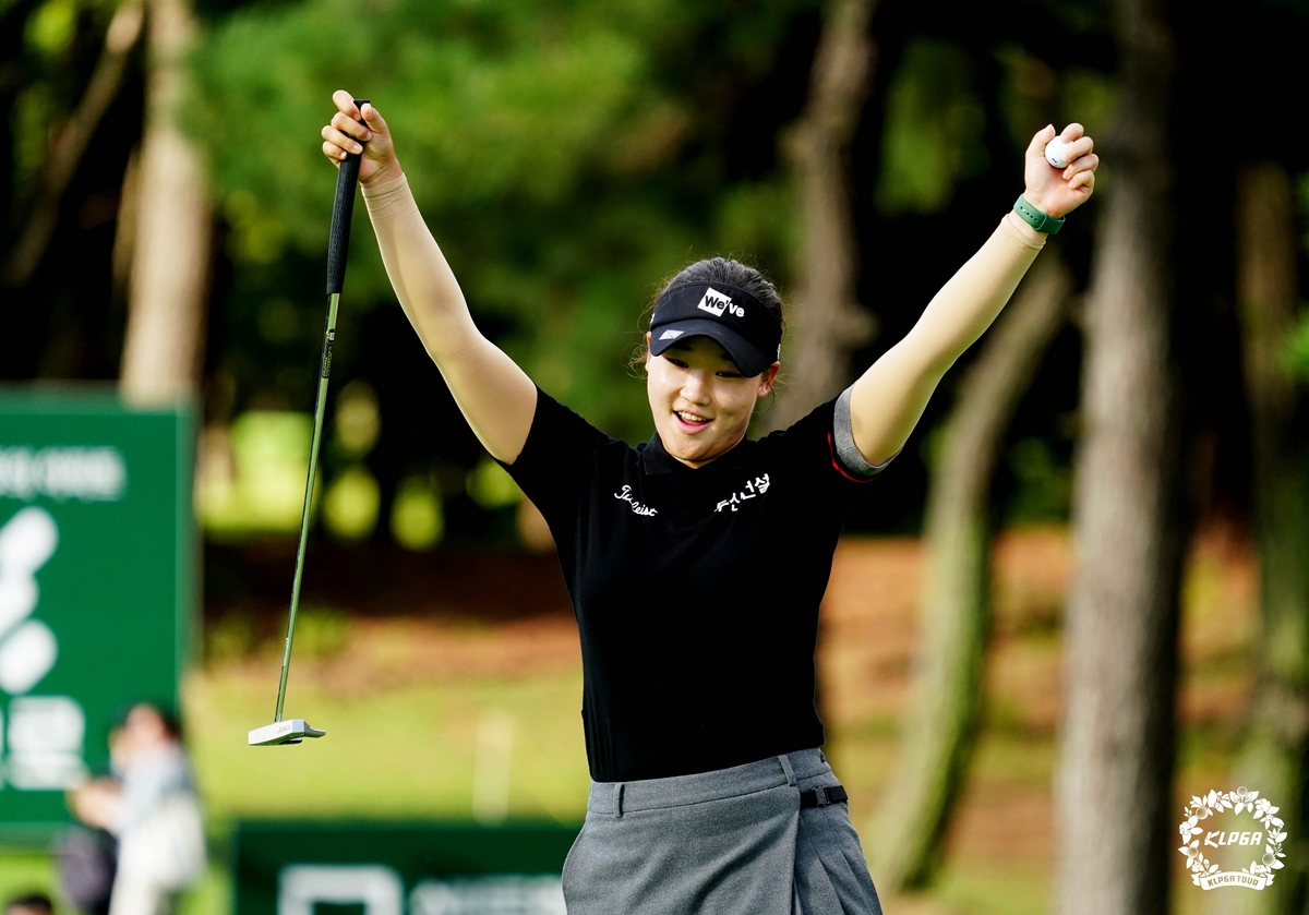 KLPGA 특급 신인 <b>김민솔</b>, '공격 골프'로 <b>시즌</b> 2승(종합)