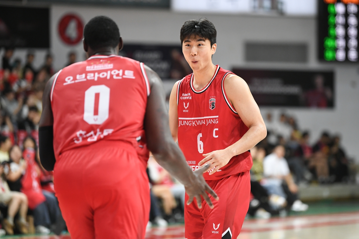 '3쿼터 폭발' 프로농구 <b>정관장</b>, <b>가스공사</b> 완파…개막 2연승