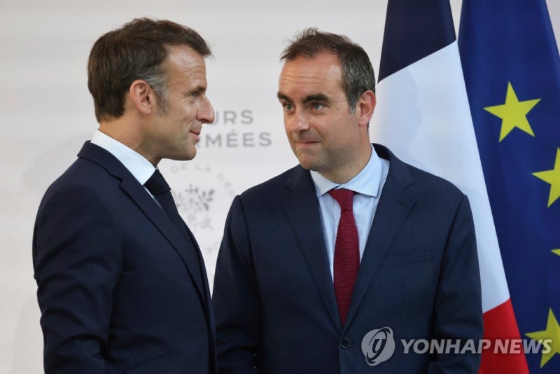 <b>프랑스 총리</b>, 취임 한달도 안돼 <b>사임</b>