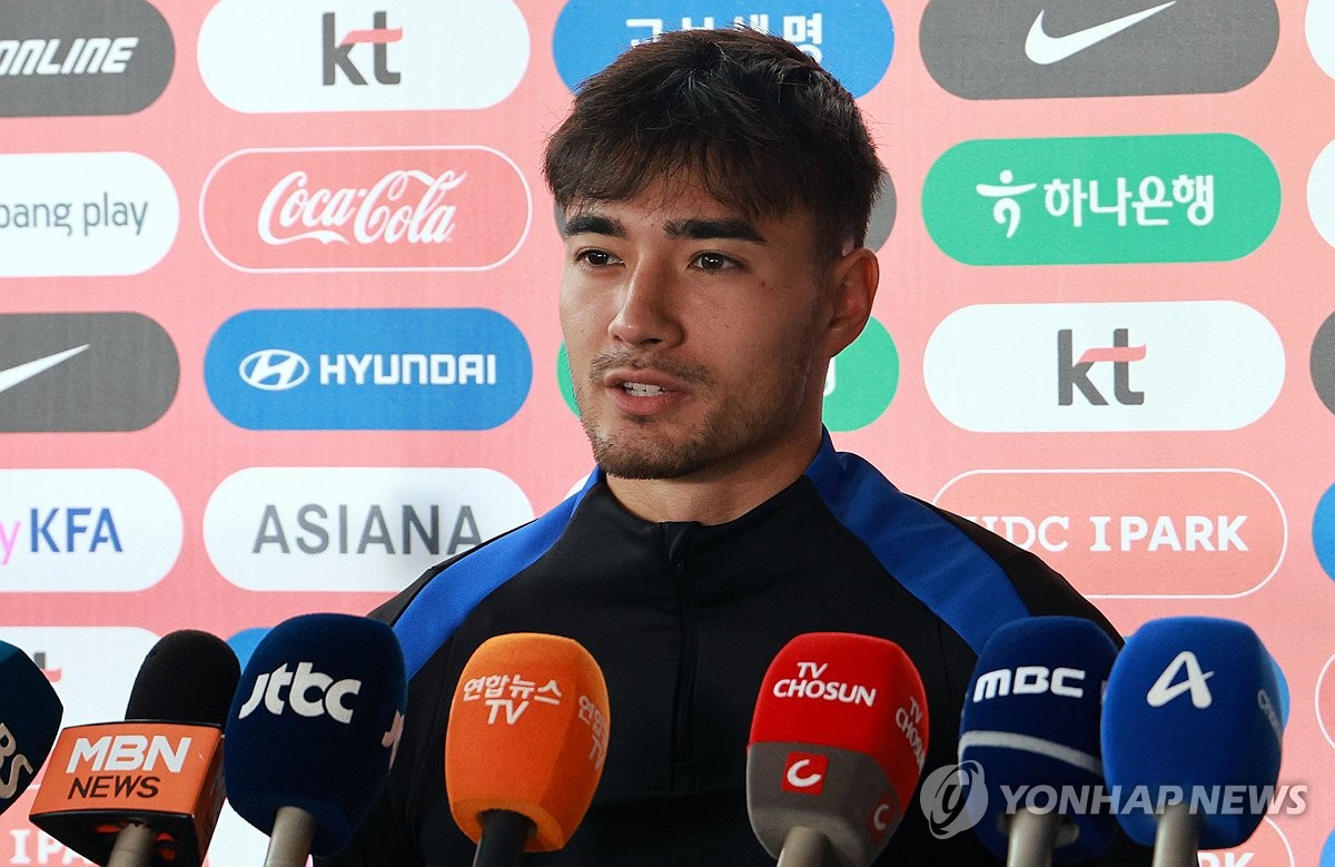 '<b>한국</b>서 첫 A매치' <b>카스트로프</b> "미드필더 역할이면 어디든 OK!"