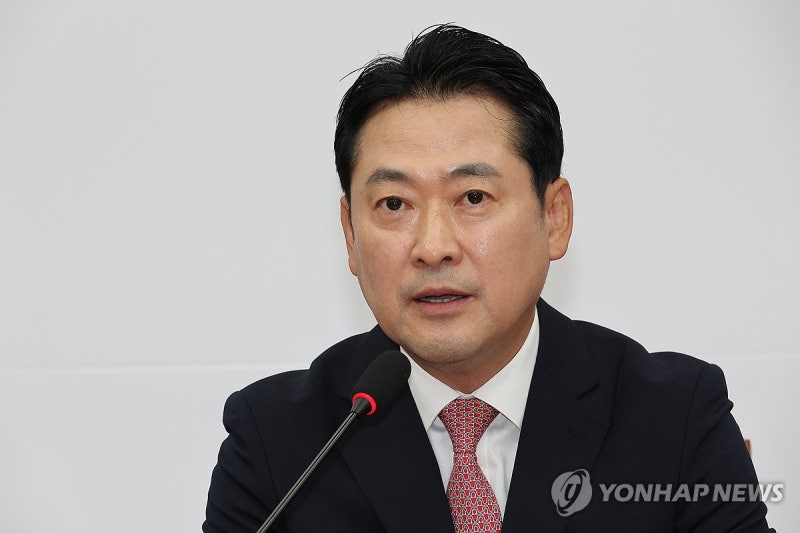 <b>장동혁</b> "관세협상 여야정 협의체 제안…재정준칙도 도입하자"
