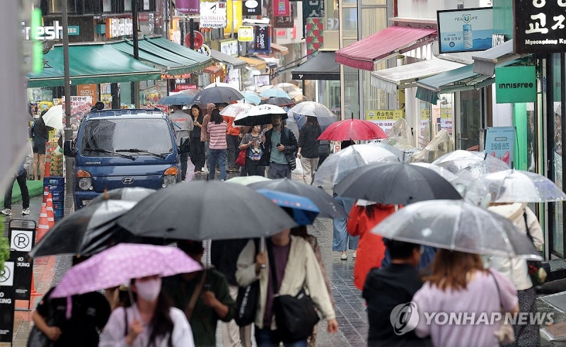 전국 대체로 흐리고 중부 <b>가을비</b>…서울 낮 최고 18도 '서늘'