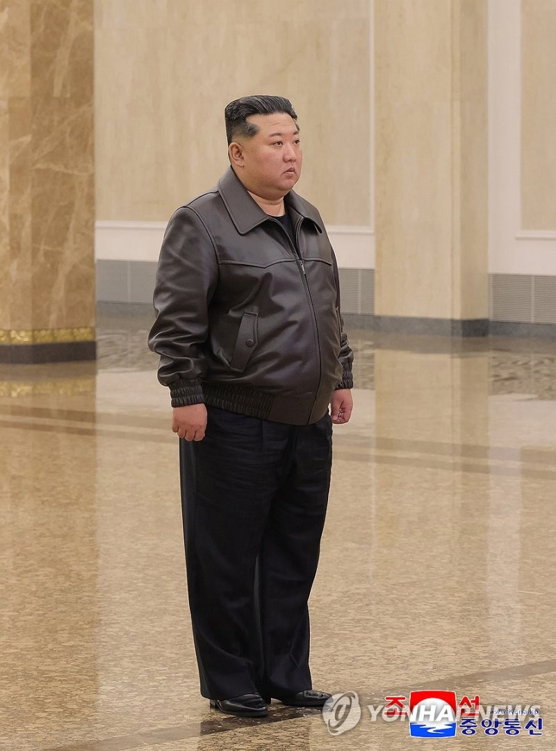 <b>김정은</b>, <b>당창건 80돌</b> 즈음 금수산 태양궁전 참배
