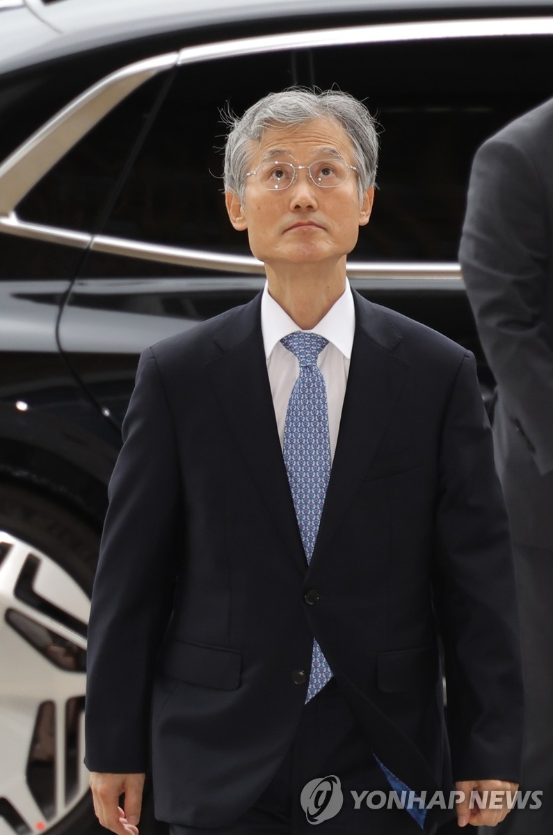 조희대 대법원장, 국회 도착...곧 국정감사장 출석1