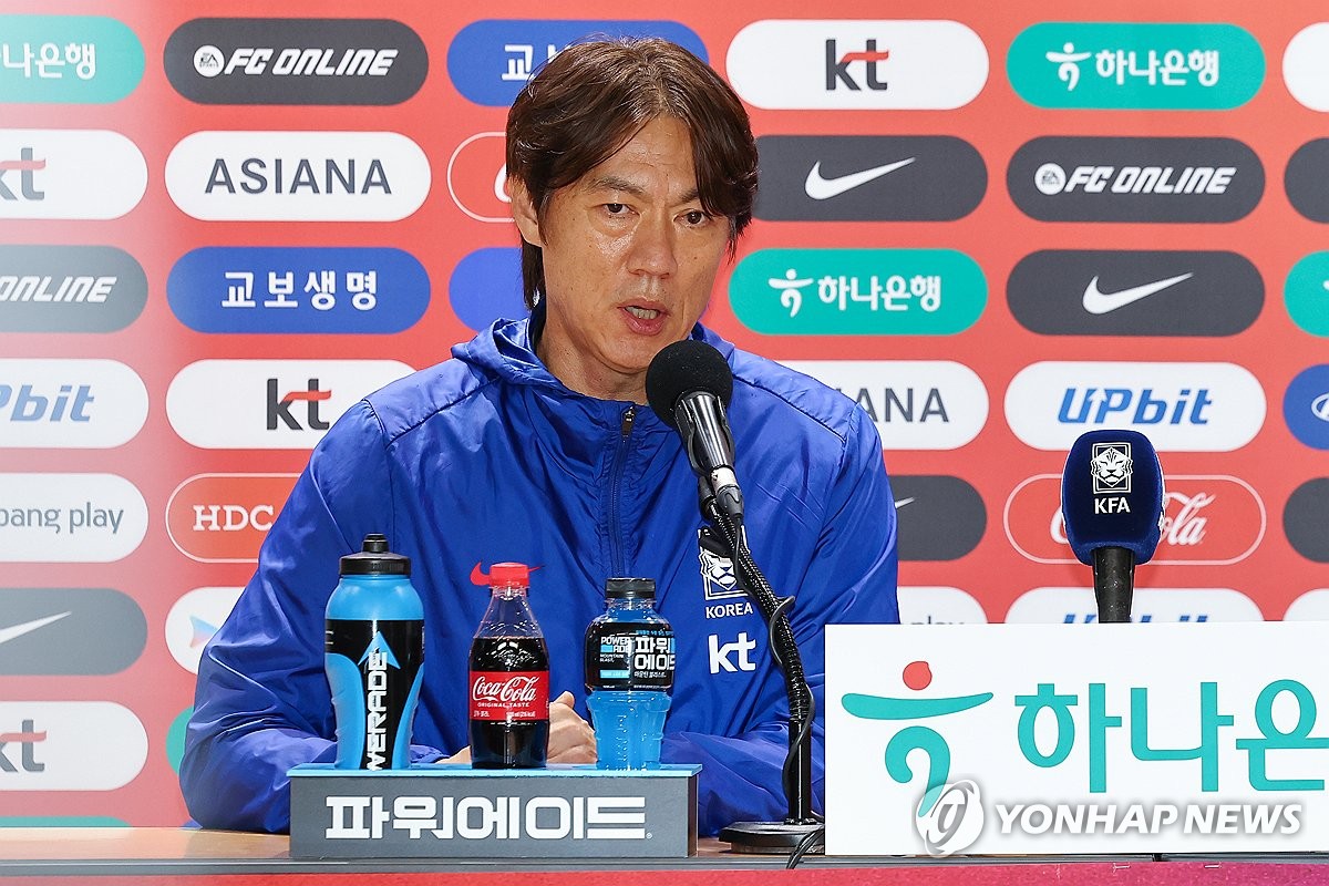 <b>파라과이전</b> 앞둔 홍명보 "평가전은 단점 찾아내고 고치는 과정"