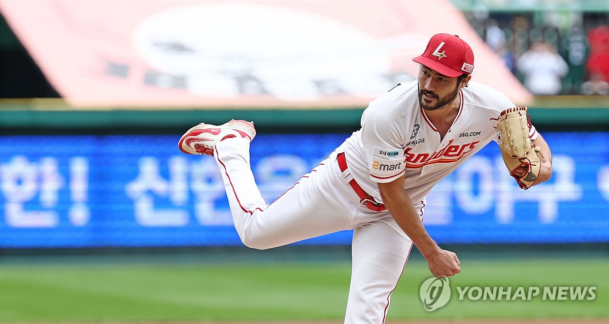 <b>이숭용</b> SSG 감독 "<b>화이트</b>가 <b>불펜 대기</b> 자청…원칙 깨기로 했다"