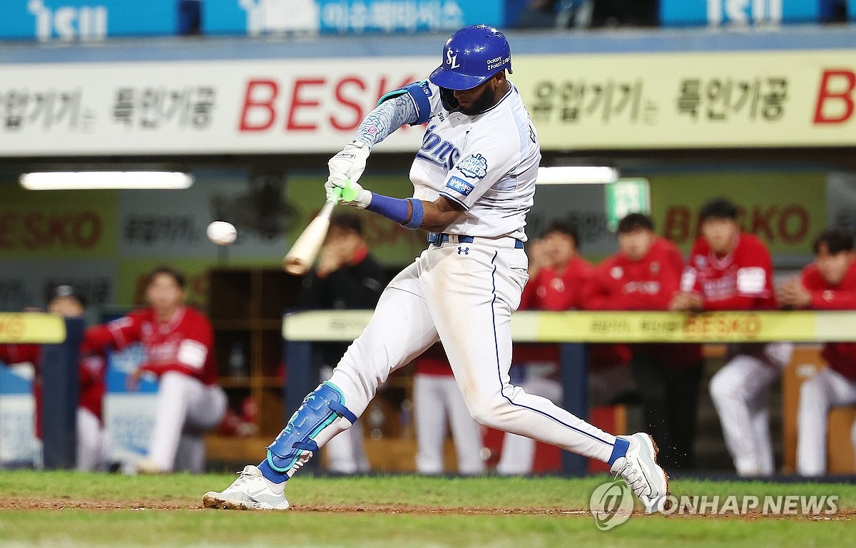 <b>디아즈 홈런</b>