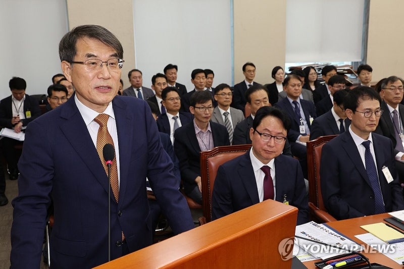 <b>선관위</b>원장 이석 두고 공수 바뀐 여야…"<b>국감</b> 임해야" "협의 없어"