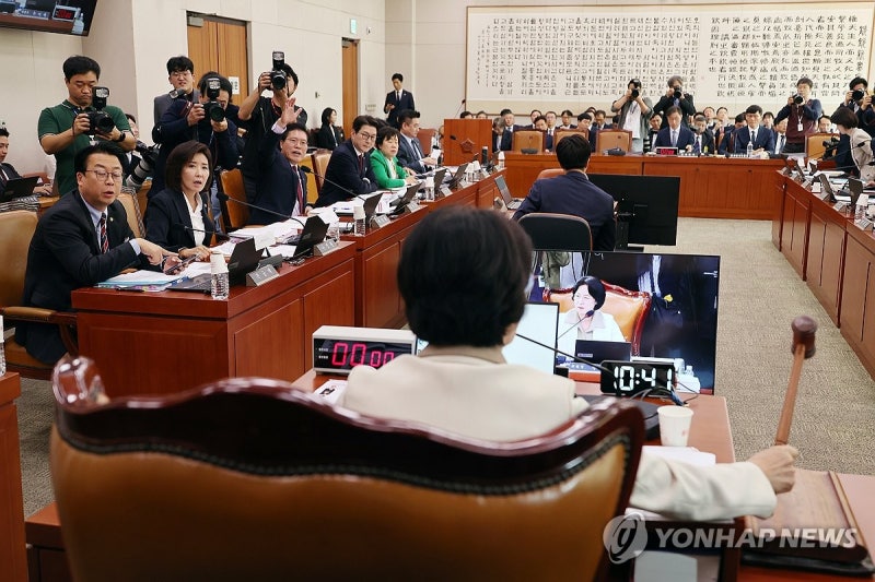 <b>감사원</b> 국감인데…법사위, '대법 현장검증' 놓고 충돌, 또 파행