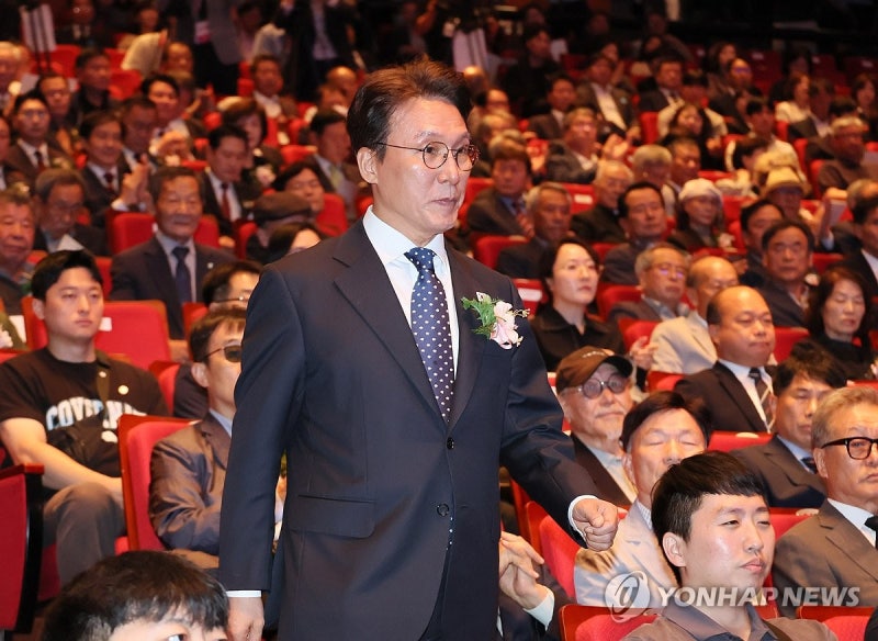 <b>부마민주항쟁</b> 국가<b>기념식</b> 참석한 김민석 총리