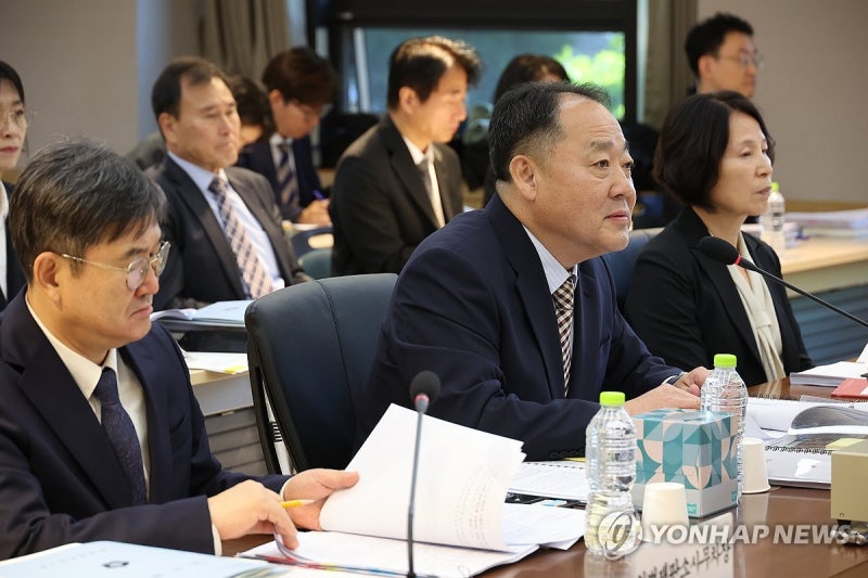 헌재 사무처장 "<b>정당해산 심판 신중</b>해야…최후수단으로만 활용"