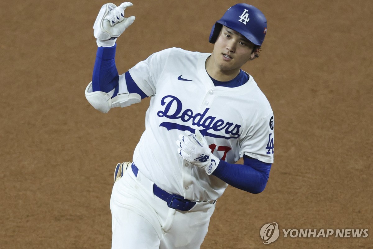 <b>오타니</b> <b>홈런</b> 3방…다저스, 4연승으로 2년 연속 월드시리즈 진출(종합)