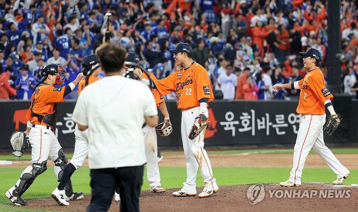 PO <b>1차전 승리</b>는 <b>한화</b>