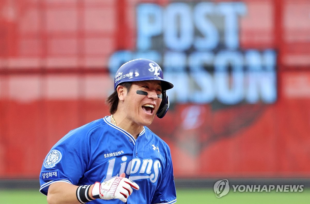 <b>강민호</b>, PO 최고령 <b>홈런</b>