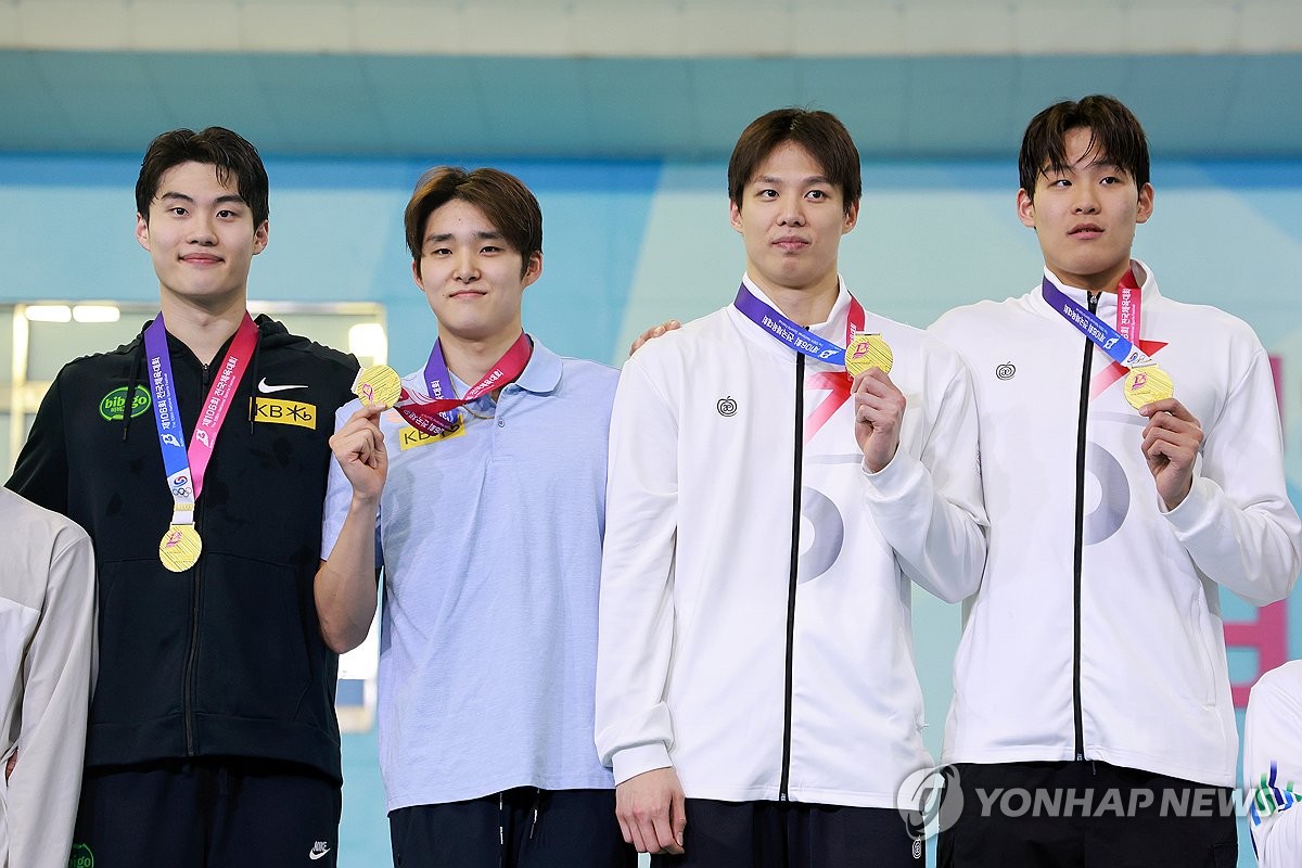 [전국체전] <b>김우민</b>, <b>황선우</b>와 계영 800ｍ 대회新 <b>합작</b>하며 2관왕(종합)