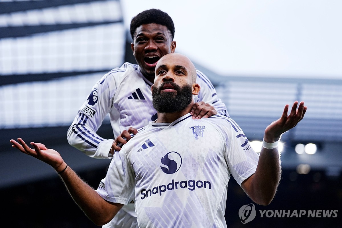 <b>맨유</b>, <b>리버풀</b> 잡고 아모링 체제 첫 연승…9년만에 안필드서 승리