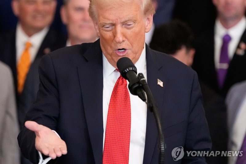 "트럼프, <b>다카이치</b>와 28일 日서 <b>회담</b>…일왕 면담도 조율"
