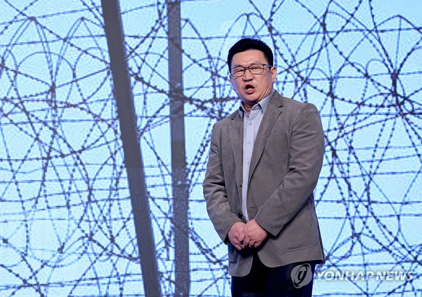 북한인권대회 참석한 김강 전 주러 북한 외교부 부대표
(서울=연합뉴스) 류영석 기자 = 김강 전 주러시아 북한 외교대표부 부대표가 22일 서울 중구 더플라자 호텔에서 열린 2025 서울북한인권세계대회에서 발언하고 있
