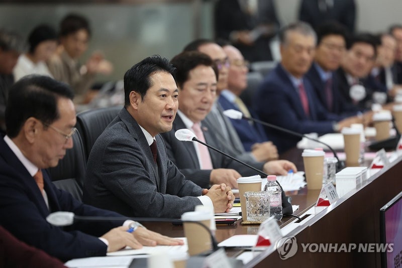 <b>장동혁</b>, 중소기업인들 만나 "<b>노란봉투법</b>은 악법…보완입법 필요"