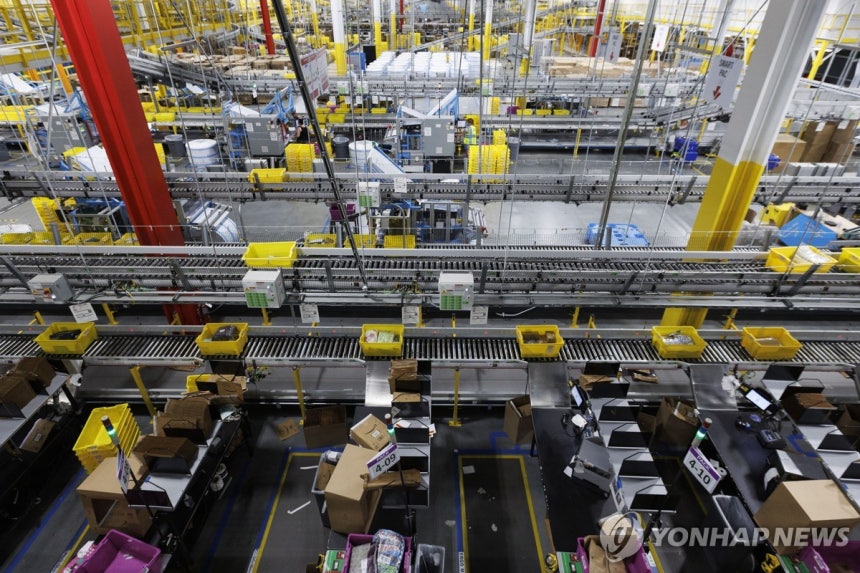 아마존 창고
[EPA 연합뉴스 자료사진. 재판매 및 DB 금지]