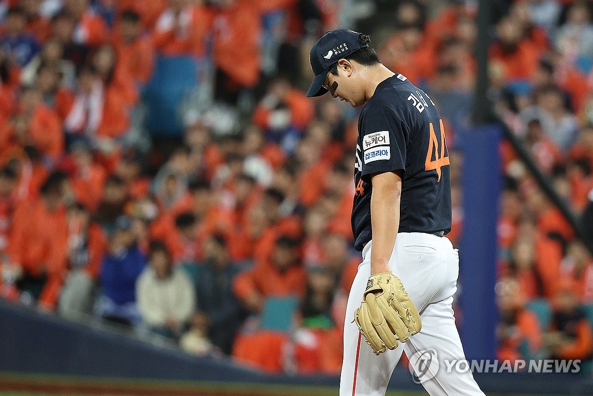 17년 전 이승엽 믿었던 것처럼…김경문 감독은 <b>김서현</b>을 믿는다