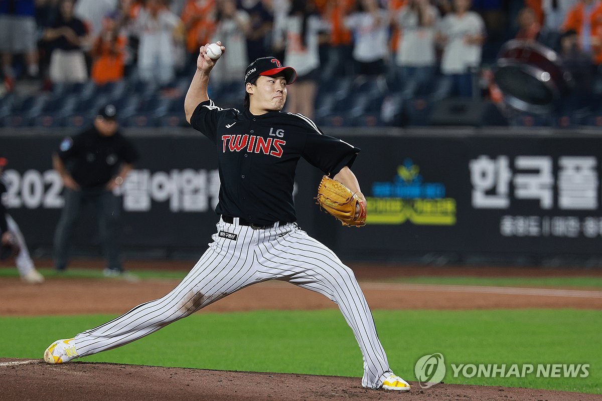 LG, 2차전 선발로 치리노스 대신 임찬규…한화는 <b>류현진</b> 출격