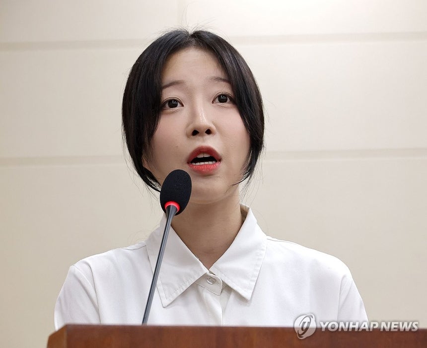 질의에 답하는 쯔양 (서울=연합뉴스) 류영석 기자 = 유튜버 쯔양(본명 박정원)이 14일 서울 여의도 국회 과학기술정보방송통신위원회에서 열린 2025년도 국정감사에서 의원 질의에 답변하고 있다. 2025.10.14