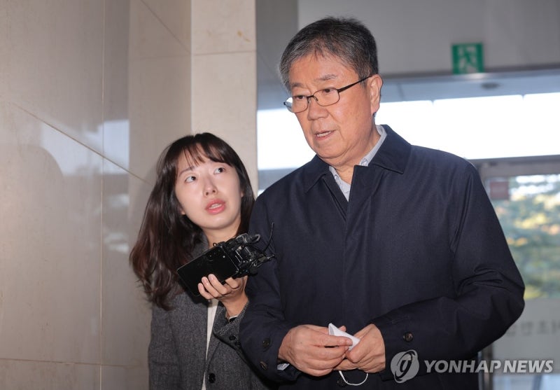 <b>김대기</b> 前비서실장 <b>해병특검</b> 첫<b>출석</b>…尹정부 이종섭 의혹 조사