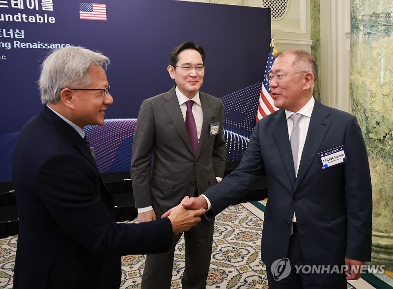 [경주APEC] 젠슨 황, <b>이재용</b>·정의선과 30일 서울서 회동할 듯