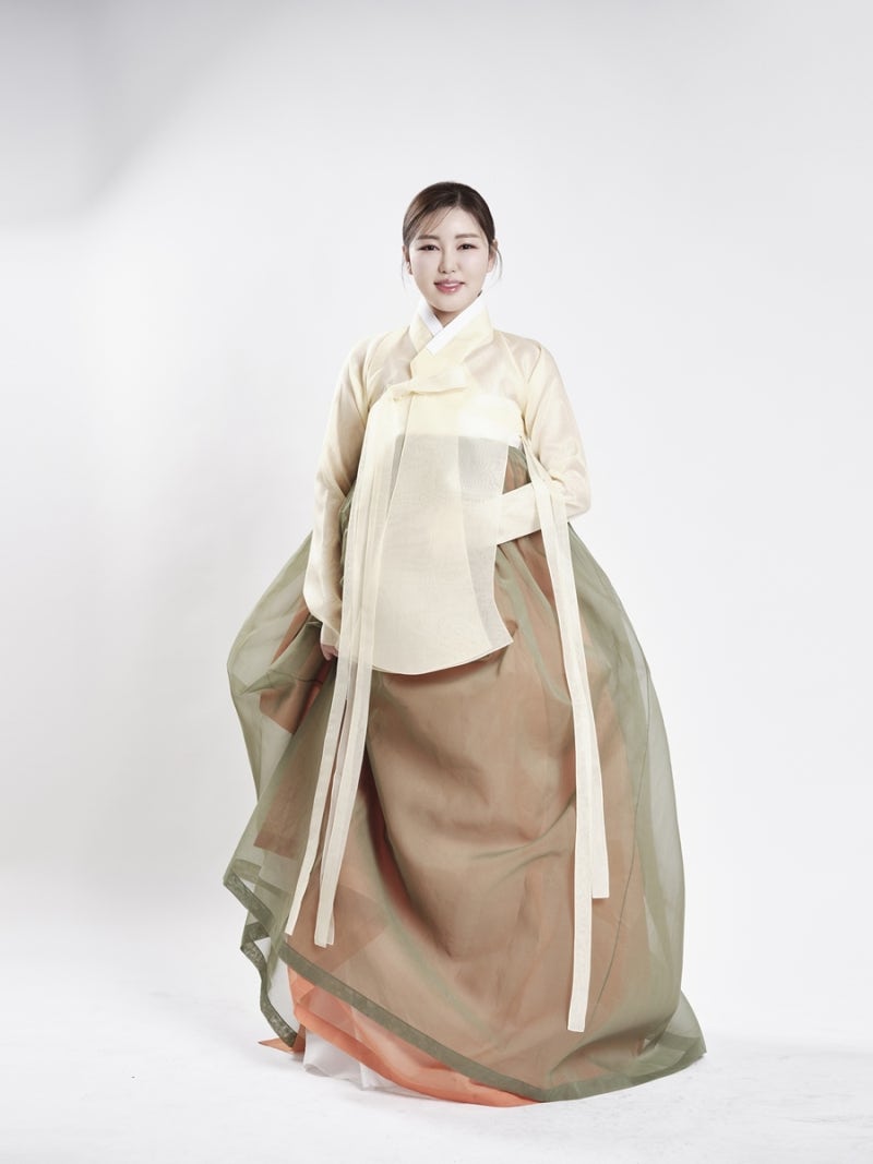 <b>송가인</b> '<b>가인이어라</b>' 중등 음악 <b>교과서</b> 수록…"트로트 최초"