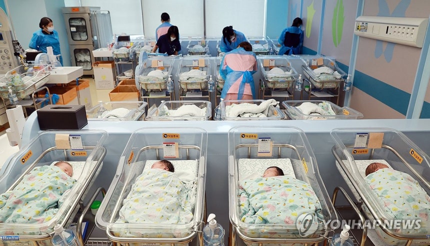 병원의 신생아실 [연합뉴스 자료사진]