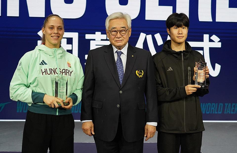 태권도 남자 <b>대표팀</b>, 세계선수권 5연패…서은수 MVP 수상(종합)