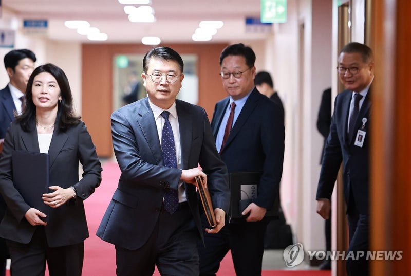장상윤 "<b>김건희</b> 여사와 통화는 했지만 <b>학폭</b> 얘긴 없었다"