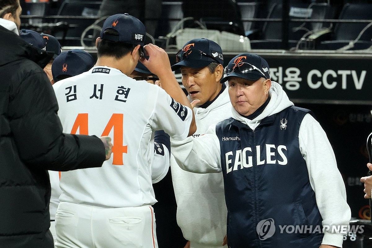 <b>김경문</b> <b>한화</b> 감독 "심우준 타격 컨디션 좋아…김서현 더 믿는다"