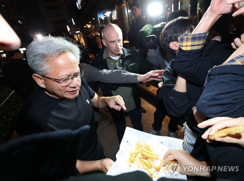 "인생 최고의 날" <b>젠슨 황</b>, <b>이재용</b>·정의선과 AI깐부 되고 골든벨까지(종...