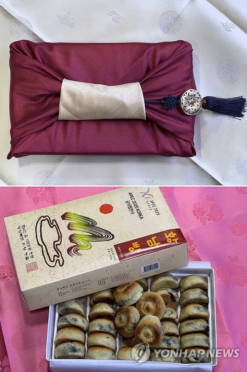 시진핑 중국 국가주석과 대표단에 보낸 황남빵 (경주=연합뉴스) 대통령실은 이재명 대통령이 시진핑 중국 국가주석을 환영한다는 뜻으로 중국 대표단에 경주의 명물인 황남빵을 전달했다고 31일 밝혔다. 대통령실은 이