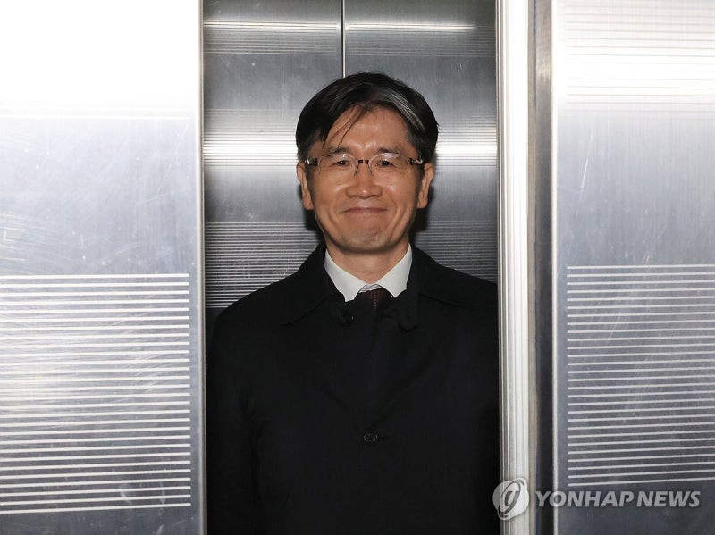 <b>오동운 공수처장</b>, 해병특검서 13시간 조사받아…귀가 땐 침묵(종합)