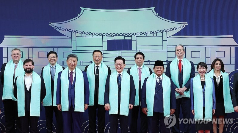 <b>APEC</b> '경주선언' 채택…'문화창조산업' 협력 필요성 첫 명문화(종합)