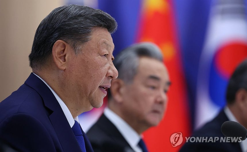 한중 정상회담, 발언하는 시진핑 중국 국가주석<br>(경주=연합뉴스) 김도훈 기자 = 시진핑 중국 국가주석이 1일 경북 국립경주박물관에서 열린 이재명 대통령과의 한중 정상회담에서 발언하고 있다. 2025.11.1 supe