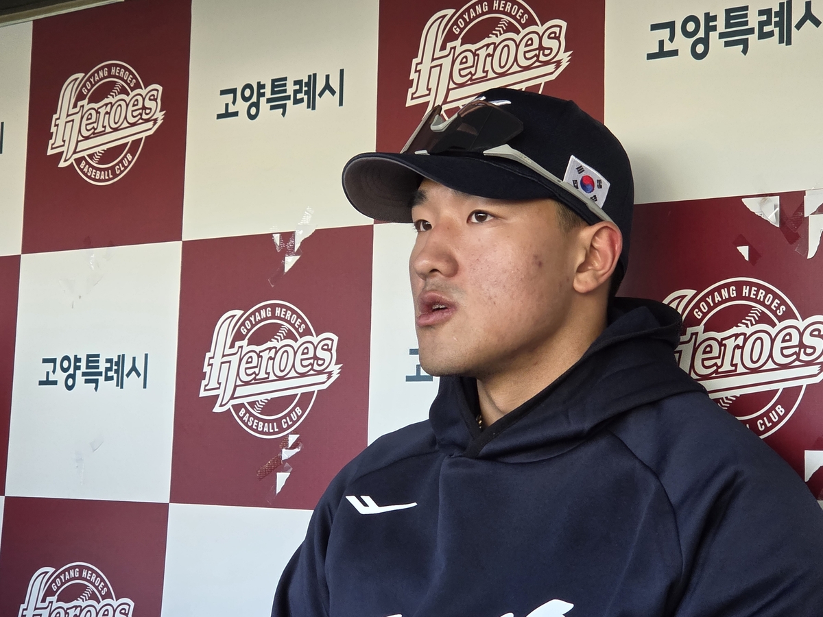 '젊은 거포' <b>안현민</b> "대표팀 발탁 영광…동기들과 국제대회를"